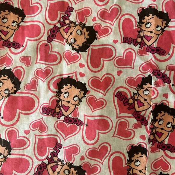 Betty Boop Valentine's Heart Print Scrub Top Size 3XL XXXL Medical Dental Vet - Picture 3 of 12